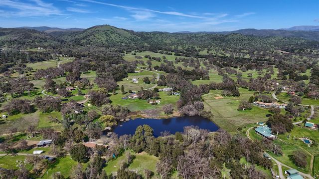 4421 Scrubby Oak Drive, Mariposa, CA 95338