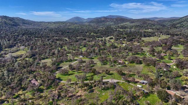 4421 Scrubby Oak Drive, Mariposa, CA 95338
