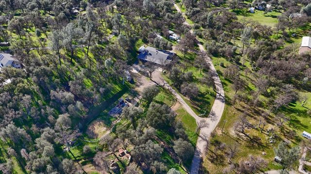 4421 Scrubby Oak Drive, Mariposa, CA 95338