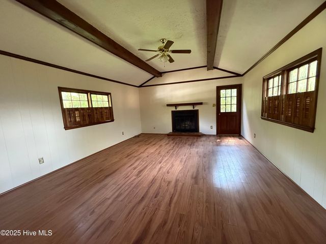 1006 E Scotsdale Road, Laurinburg, NC 28352