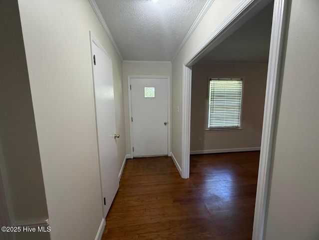 1006 E Scotsdale Road, Laurinburg, NC 28352