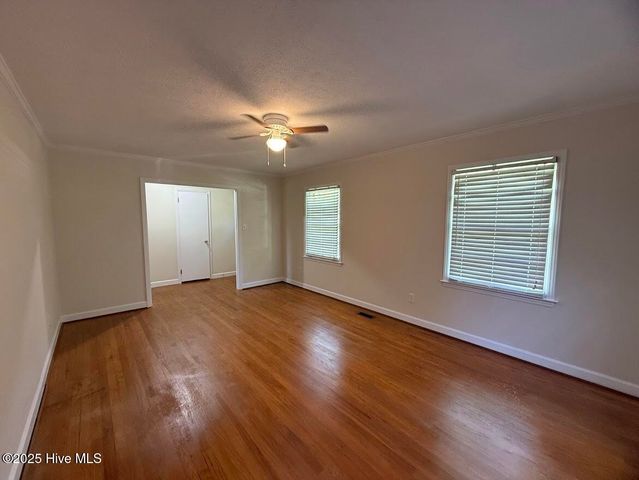 1006 E Scotsdale Road, Laurinburg, NC 28352