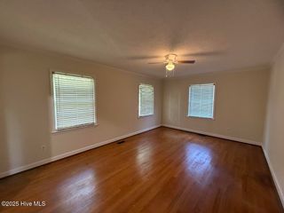 1006 E Scotsdale Road, Laurinburg, NC 28352