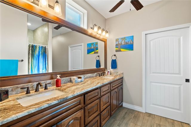 14222 Punta Bonaire Dr, Corpus Christi, TX 78418