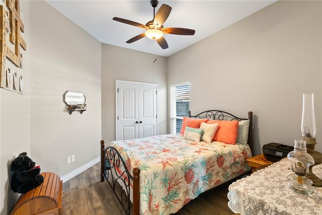 14222 Punta Bonaire Dr, Corpus Christi, TX 78418