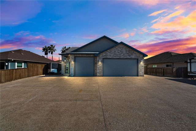 14222 Punta Bonaire Dr, Corpus Christi, TX 78418