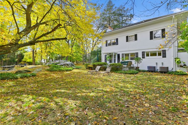 9 Edgehill Drive, Darien, CT 06820