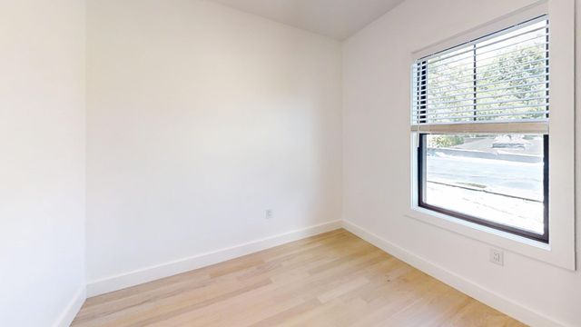 52 Withington St 7, Boston, MA 02124