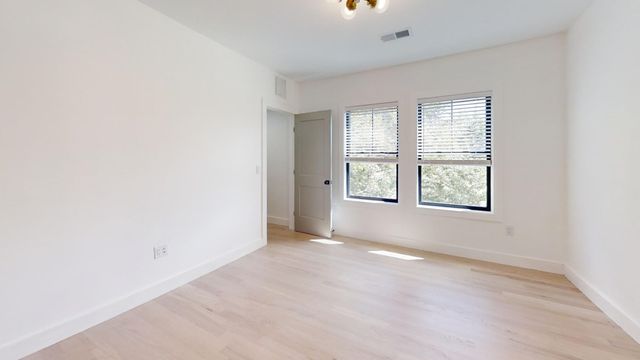 52 Withington St 7, Boston, MA 02124