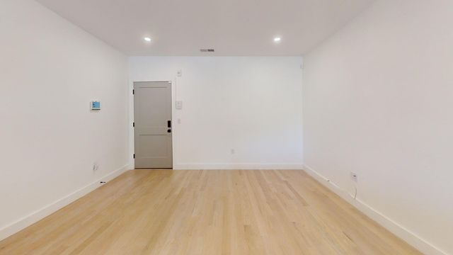 52 Withington St 7, Boston, MA 02124