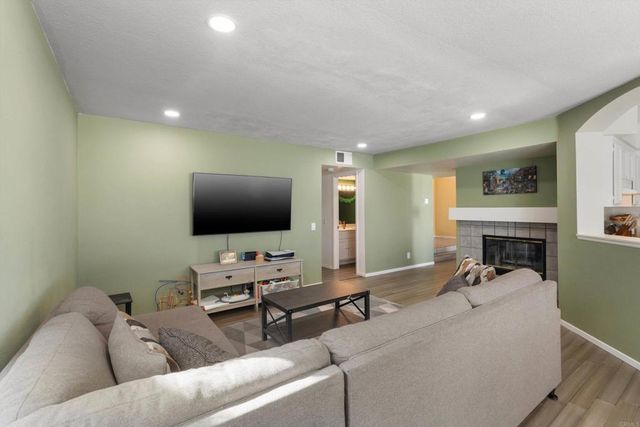 39082 Via Las Quintas, Murrieta, CA 92562