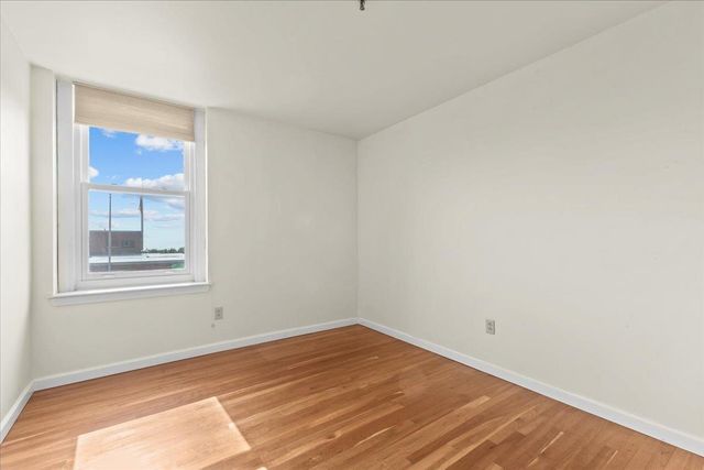 131 Main St Apt 302, Burlington, VT 05403