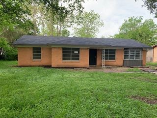 606 N Spencer Street, Lacy Lakeview, TX 76705