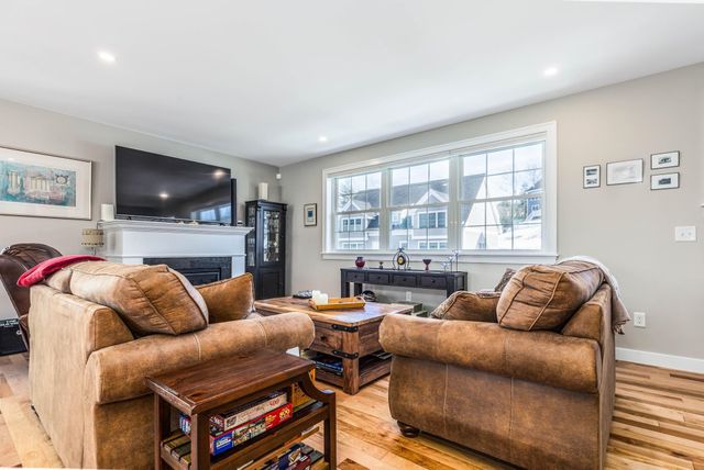 42 Green Road, Newmarket, NH 03857