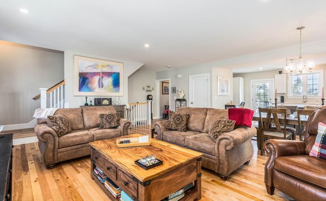 42 Green Road, Newmarket, NH 03857