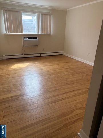 50 Main Street Apt 2A, Lodi, NJ 07644