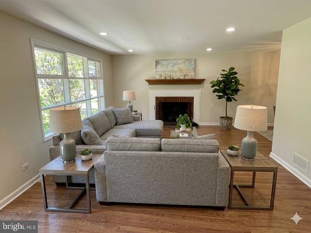 10 YORKTOWN AVE, West Chester, PA 19382