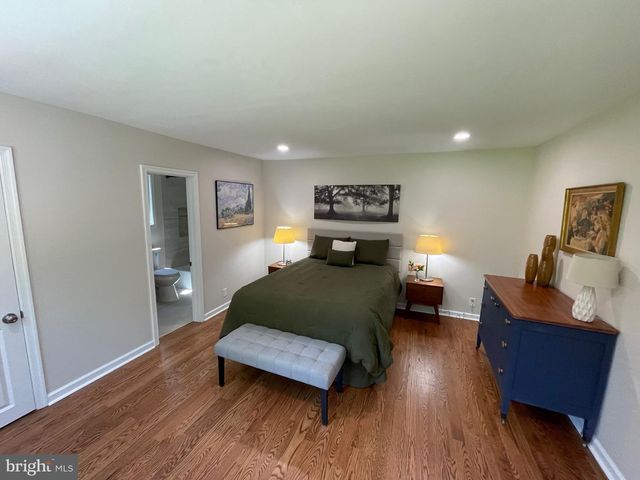 10 YORKTOWN AVE, West Chester, PA 19382