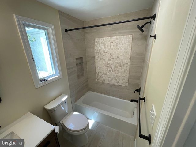 10 YORKTOWN AVE, West Chester, PA 19382
