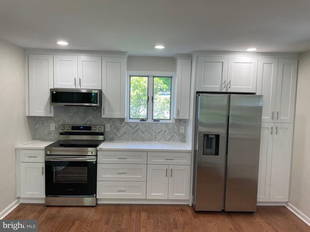 10 YORKTOWN AVE, West Chester, PA 19382