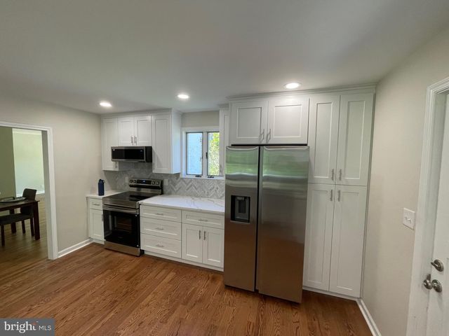 10 YORKTOWN AVE, West Chester, PA 19382