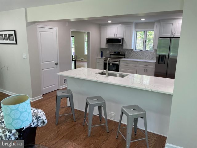 10 YORKTOWN AVE, West Chester, PA 19382
