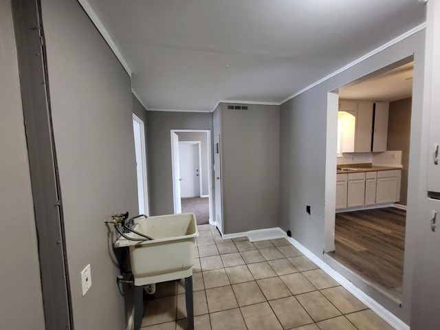 420 E Meyers Avenue, Hazel Park, MI 48030