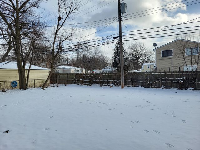 420 E Meyers Avenue, Hazel Park, MI 48030