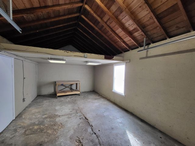 420 E Meyers Avenue, Hazel Park, MI 48030