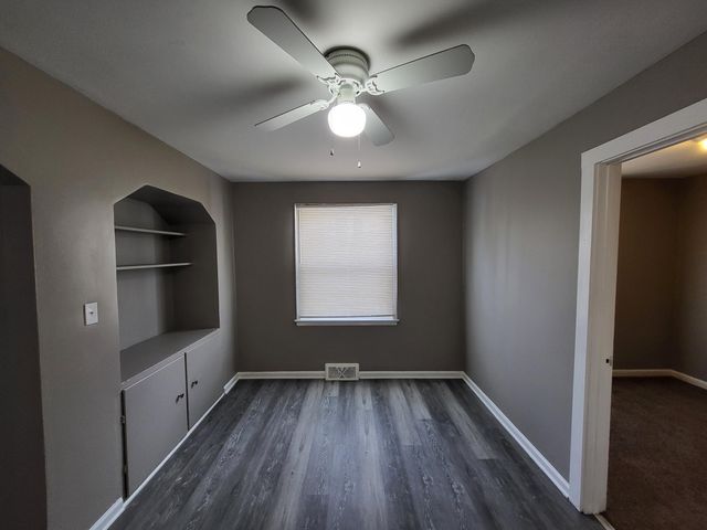 420 E Meyers Avenue, Hazel Park, MI 48030