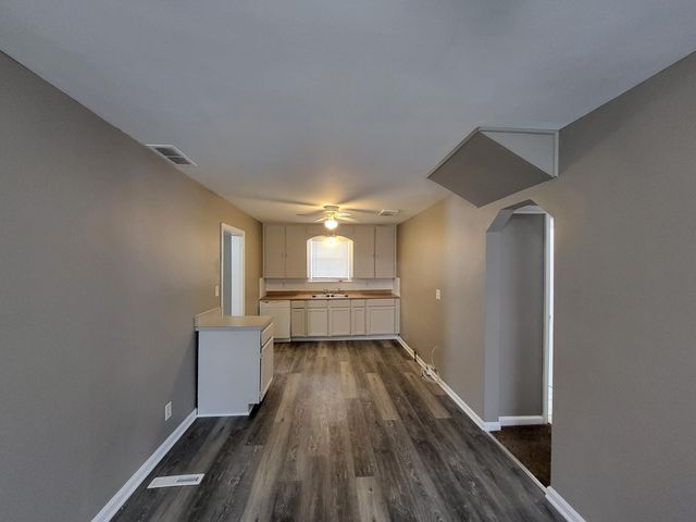 420 E Meyers Avenue, Hazel Park, MI 48030