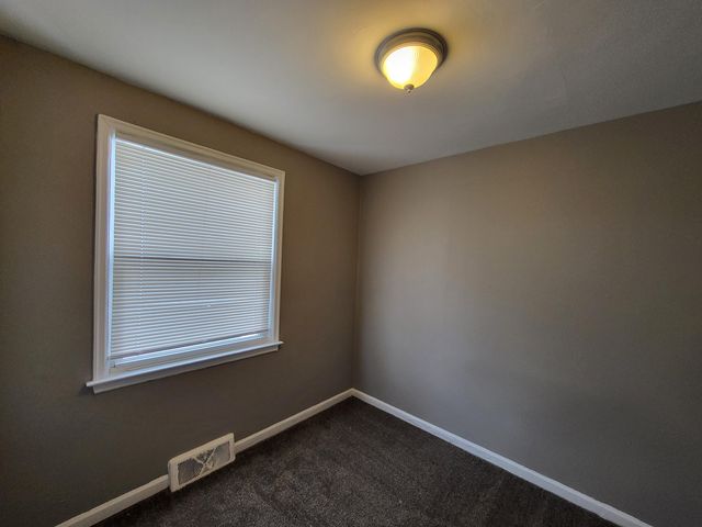 420 E Meyers Avenue, Hazel Park, MI 48030