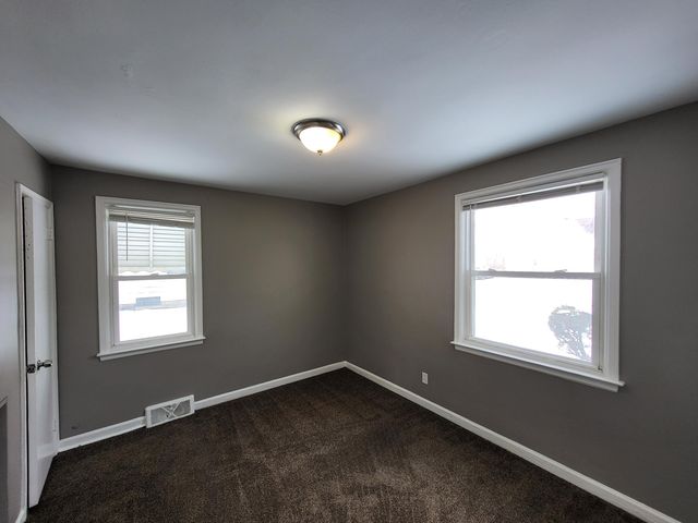 420 E Meyers Avenue, Hazel Park, MI 48030