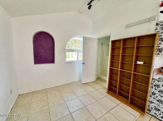 1104 Jacaranda Ave, Daytona Beach, FL 32118