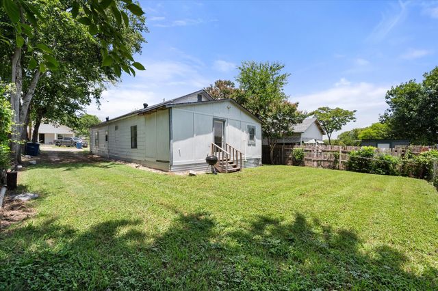 109 E Tyler Street, Ennis, TX 75119