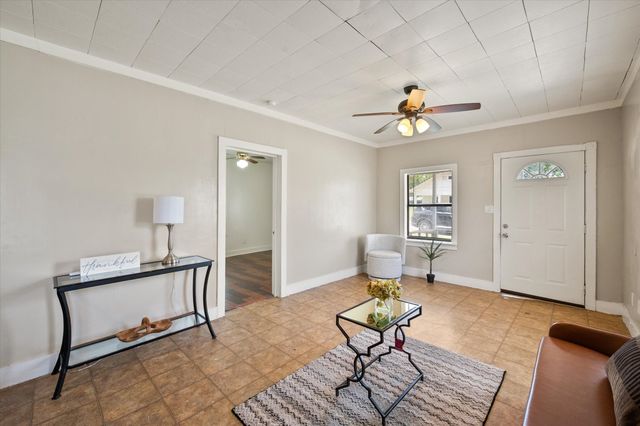 109 E Tyler Street, Ennis, TX 75119