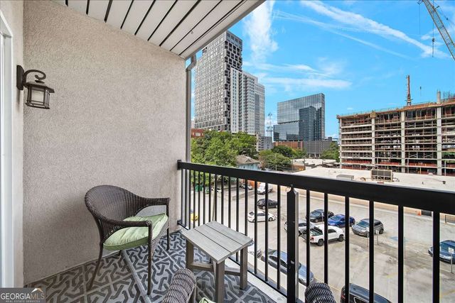 1074 Peachtree Walk NE B401, Atlanta, GA 30309