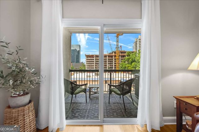 1074 Peachtree Walk NE B401, Atlanta, GA 30309