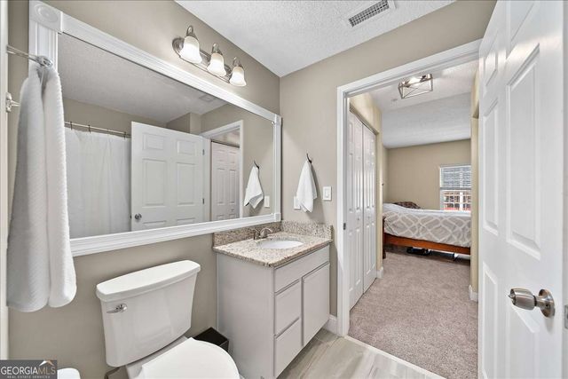 1074 Peachtree Walk NE B401, Atlanta, GA 30309