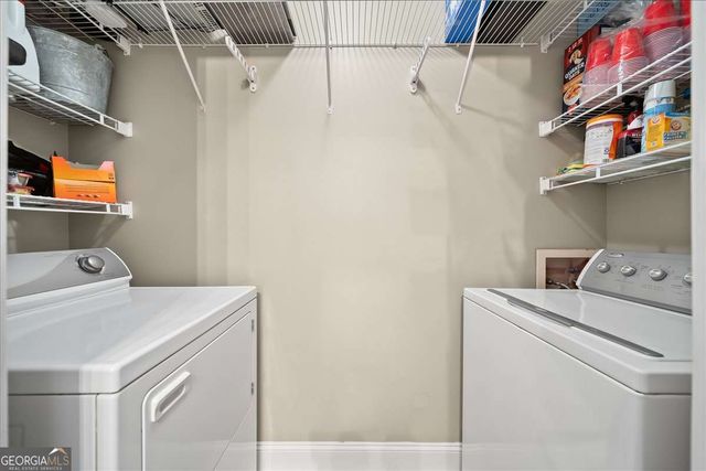 1074 Peachtree Walk NE B401, Atlanta, GA 30309