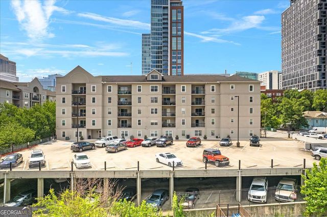 1074 Peachtree Walk NE B401, Atlanta, GA 30309