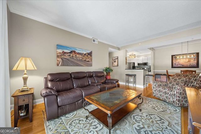 1074 Peachtree Walk NE B401, Atlanta, GA 30309
