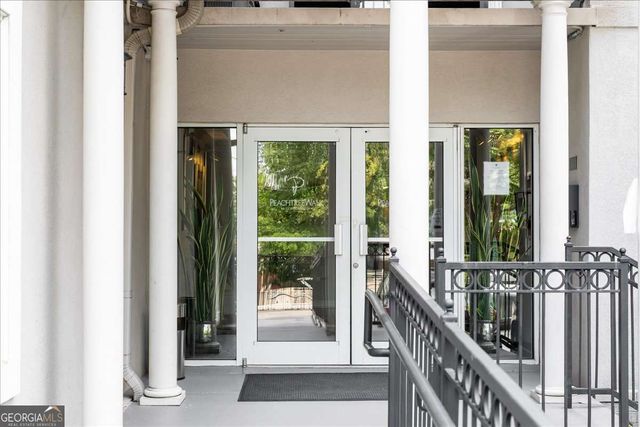 1074 Peachtree Walk NE B401, Atlanta, GA 30309