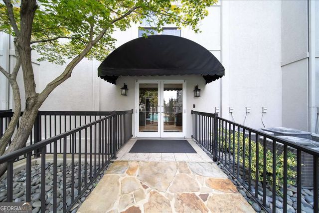 1074 Peachtree Walk NE B401, Atlanta, GA 30309