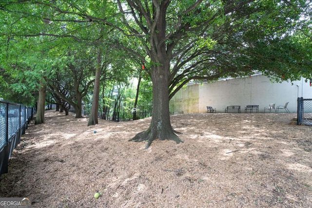 1074 Peachtree Walk NE B401, Atlanta, GA 30309