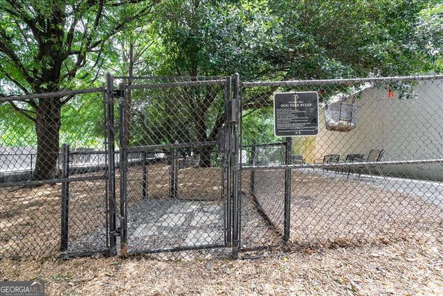 1074 Peachtree Walk NE B401, Atlanta, GA 30309