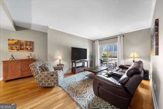 1074 Peachtree Walk NE B401, Atlanta, GA 30309