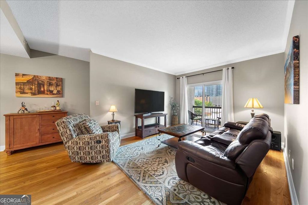 1074 Peachtree Walk NE B401, Atlanta, GA 30309
