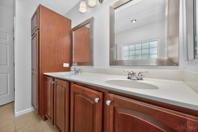 251 Countryside Drive, Lebanon, OH 45036