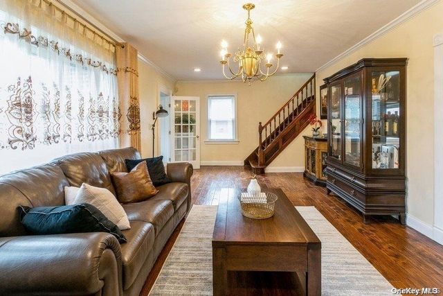 44 Jayson Avenue, Great Neck, NY 11021